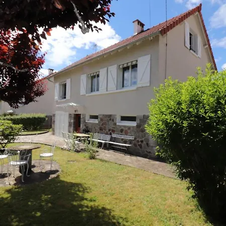 Tatil Evi Maison Renovee Avec Jardin Clos, Proche D'aurillac Et Du Parc Des Volcans, Garage Et Tout Confort. - Fr-1-742-102 *