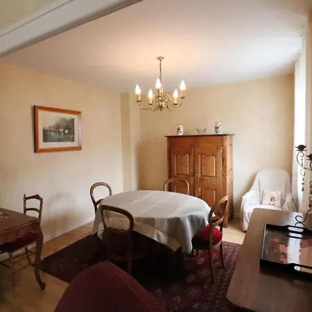 Tatil Evi Maison Renovee Avec Jardin Clos, Proche D'aurillac Et Du Parc Des Volcans, Garage Et Tout Confort. - Fr-1-742-102 *