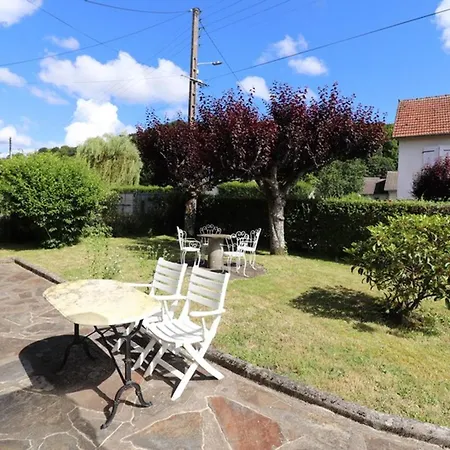 Tatil Evi Maison Renovee Avec Jardin Clos, Proche D'aurillac Et Du Parc Des Volcans, Garage Et Tout Confort. - Fr-1-742-102