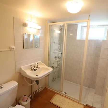 Tatil Evi Maison Renovee Avec Jardin Clos, Proche D'aurillac Et Du Parc Des Volcans, Garage Et Tout Confort. - Fr-1-742-102 *